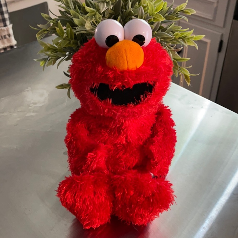 English and Spanish interactive Elmo